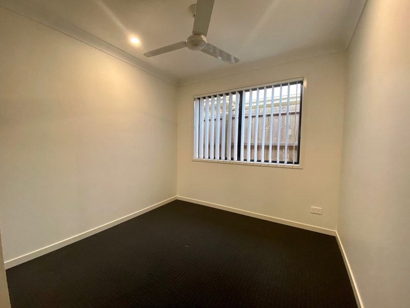 Photo - 55 Flora Terrace, Pimpama QLD 4209 - Image 7