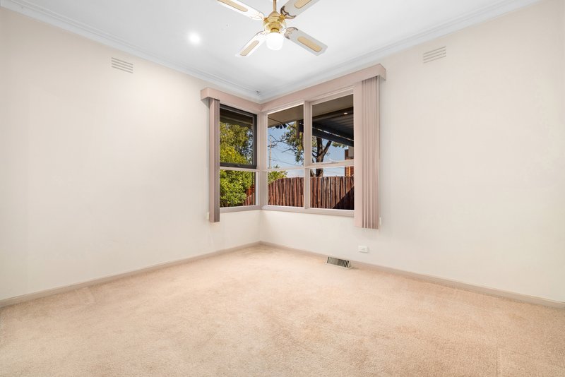 Photo - 55 Frudal Crescent, Knoxfield VIC 3180 - Image 7