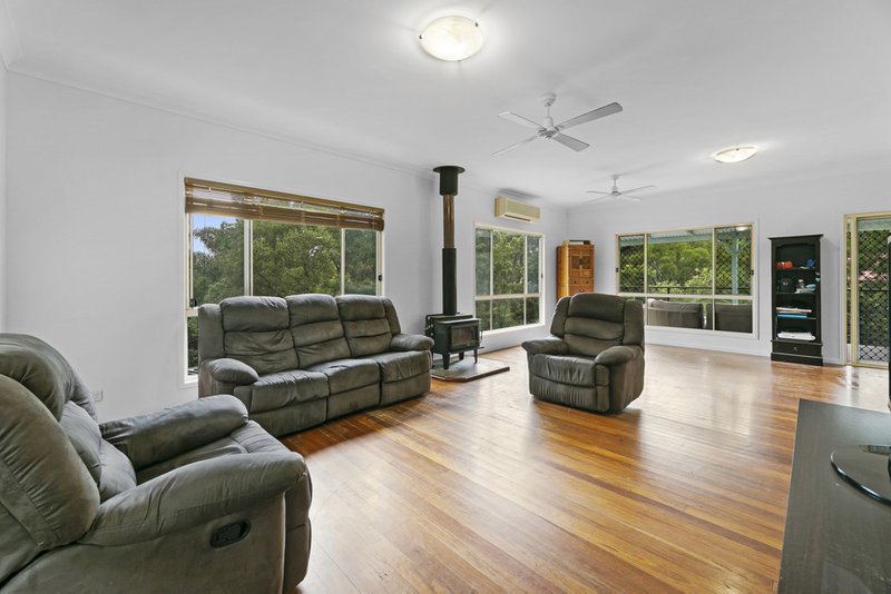 Photo - 55 Gardenia Drive, Bonogin QLD 4213 - Image 3