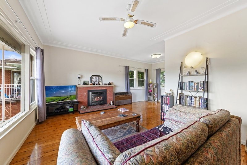 Photo - 55 George Street, East Gosford NSW 2250 - Image 3