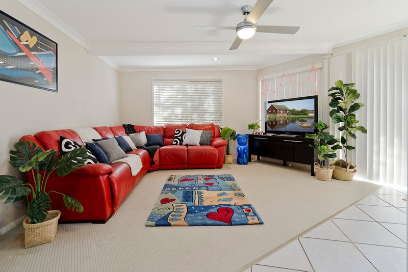 Photo - 55 Greenock Place, Ferny Grove QLD 4055 - Image 11