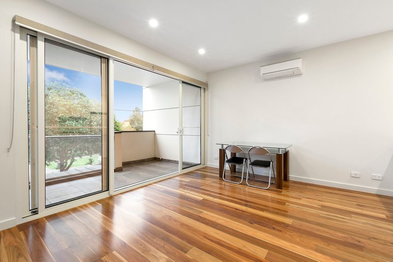 Photo - 5/5 Hay Street, Box Hill South VIC 3128 - Image 3