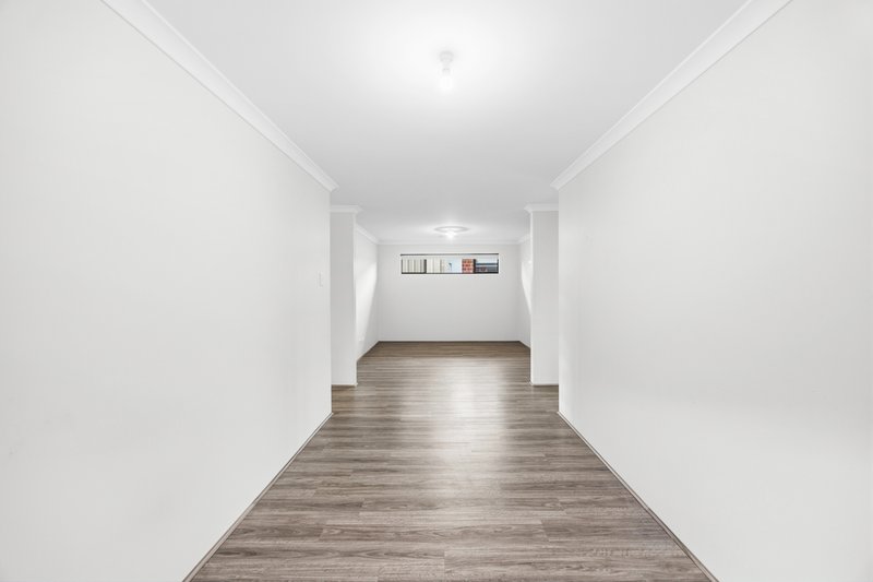 Photo - 55 Hazelgrove Crescent, Millbridge WA 6232 - Image 5