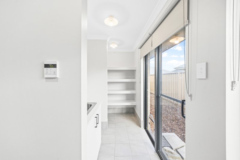 Photo - 55 Hazelgrove Crescent, Millbridge WA 6232 - Image 9