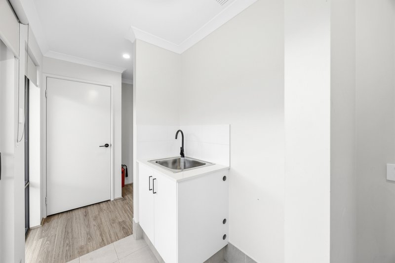 Photo - 55 Hazelgrove Crescent, Millbridge WA 6232 - Image 10