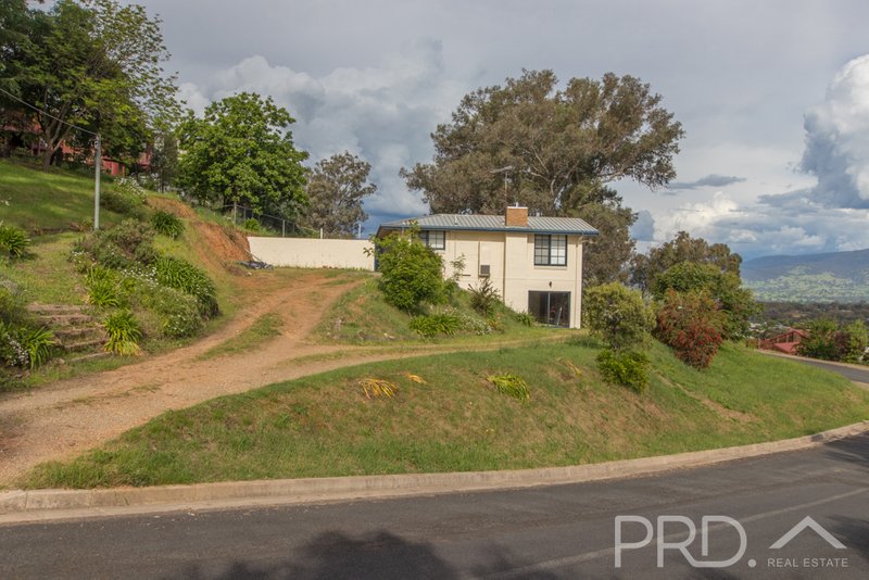 Photo - 55 Howick Street, Tumut NSW 2720 - Image 12