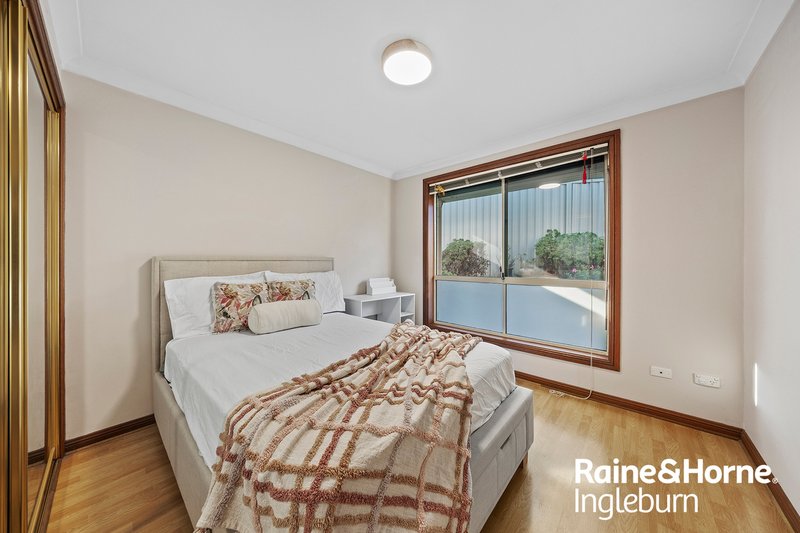 Photo - 5/5 Jacquinot Place, Glenfield NSW 2167 - Image 4