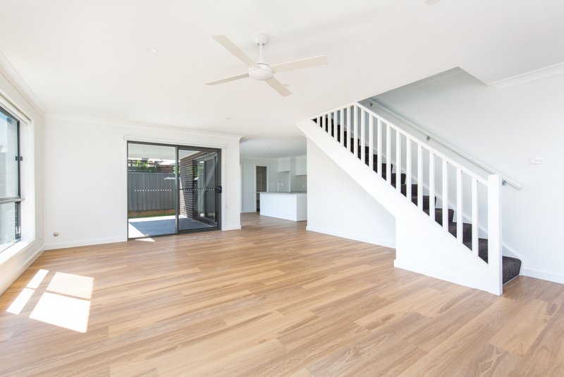 Photo - 5/5 John Street, Cardiff South NSW 2285 - Image 4