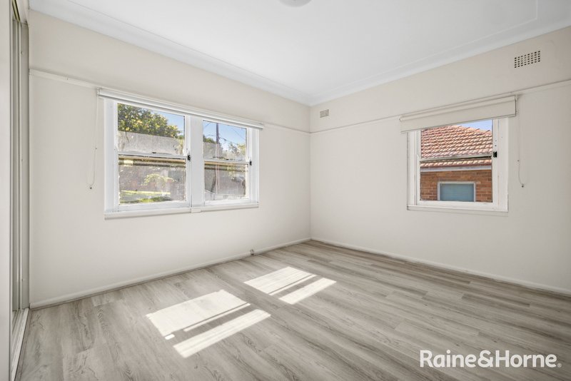 Photo - 55 Junee Crescent, Kingsgrove NSW 2208 - Image 5