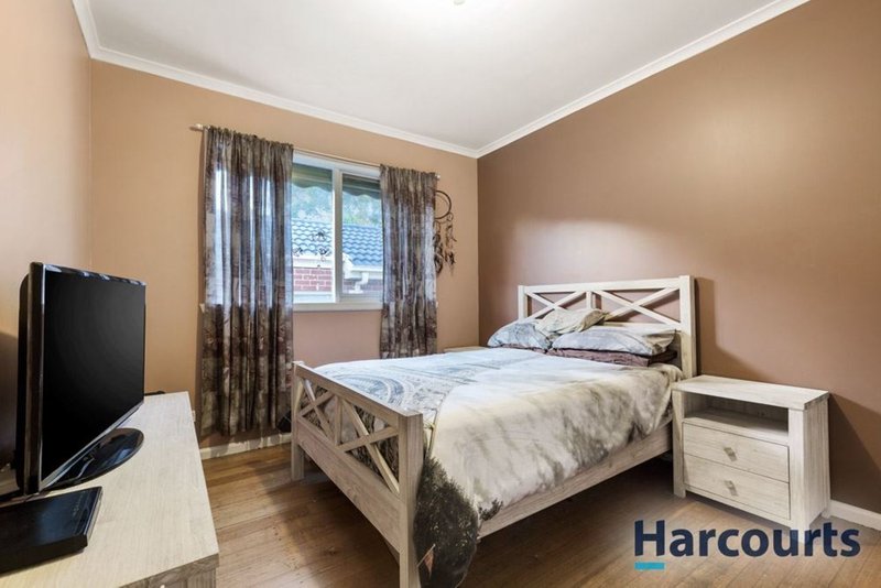 Photo - 55 Kanooka Road, Wantirna South VIC 3152 - Image 6