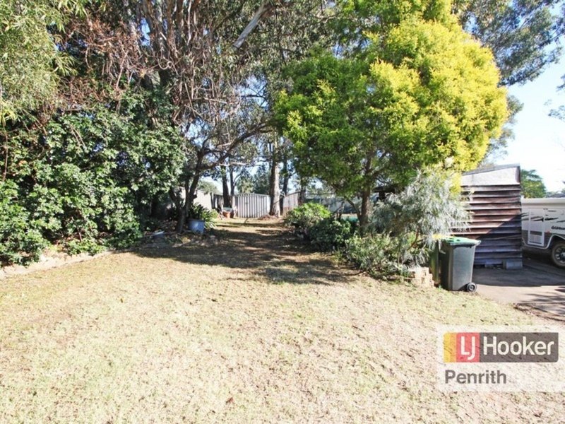 Photo - 55 Kareela Avenue, Penrith NSW 2750 - Image 2