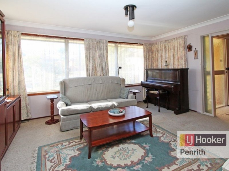 Photo - 55 Kareela Avenue, Penrith NSW 2750 - Image 4