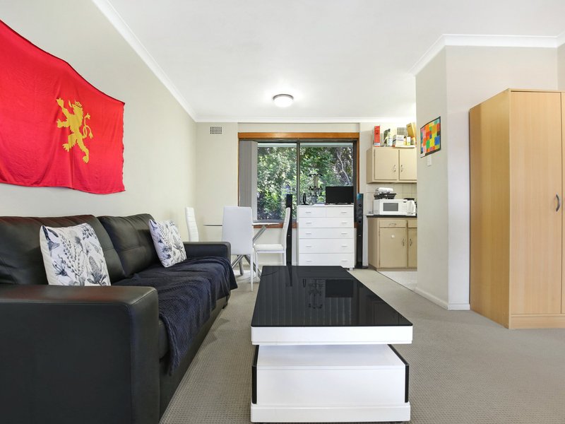 Photo - 5/5 Kelvin Road, Coniston NSW 2500 - Image 2