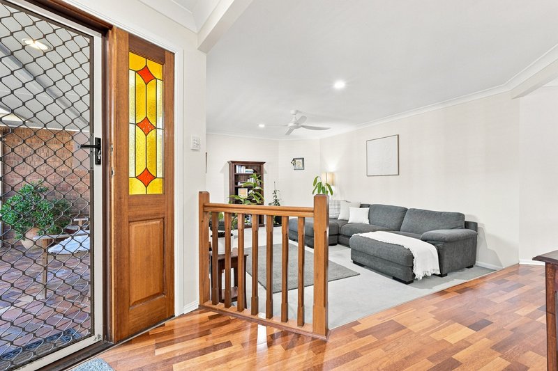 Photo - 55 Kilmorey Street, Carindale QLD 4152 - Image 4