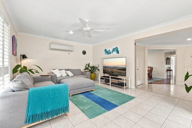 Photo - 55 Kilmorey Street, Carindale QLD 4152 - Image 12
