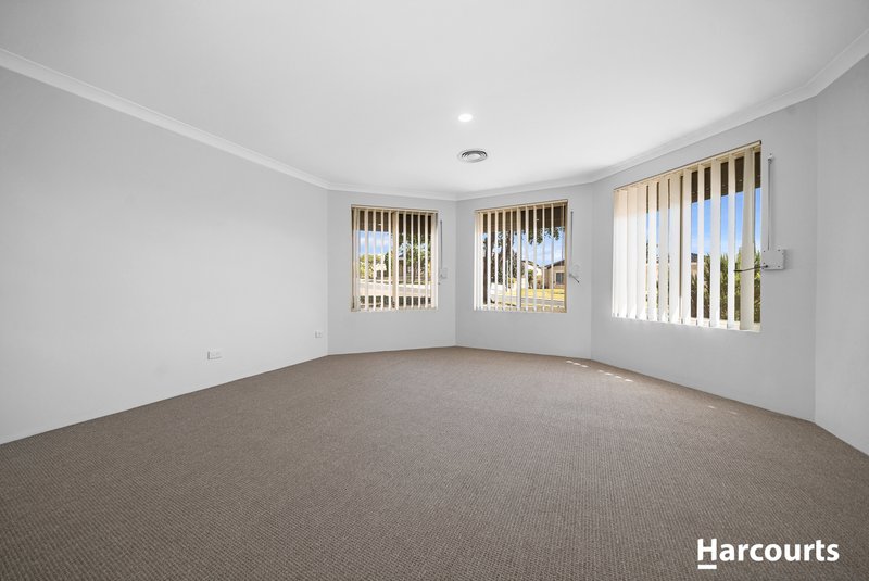 Photo - 55 Kirkstall Drive, Hocking WA 6065 - Image 13