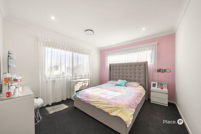 Photo - 55 Lakeview Promenade, Newport QLD 4020 - Image 21