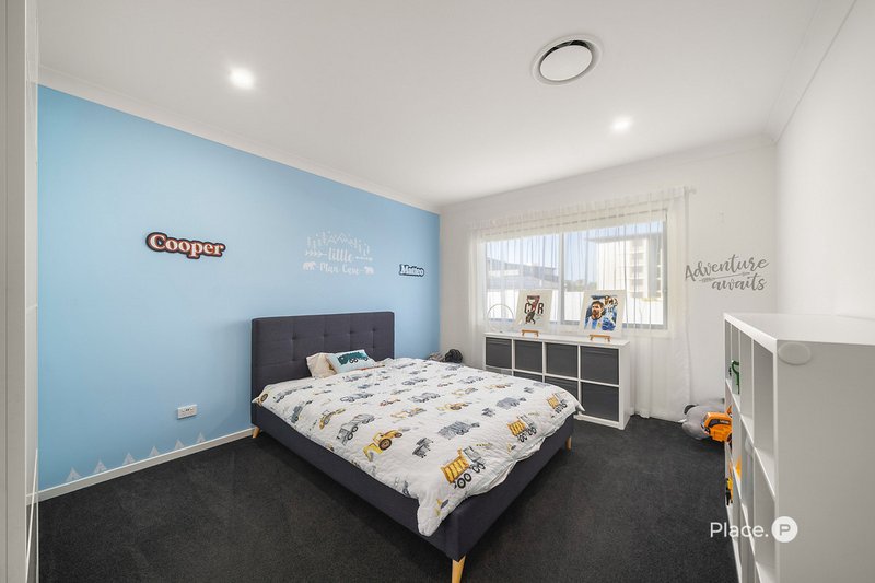 Photo - 55 Lakeview Promenade, Newport QLD 4020 - Image 23