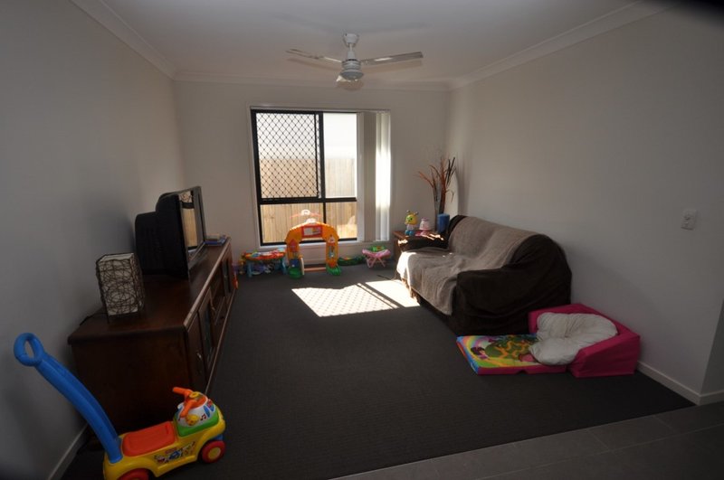 Photo - 55 Lennon Blvd , Narangba QLD 4504 - Image 8