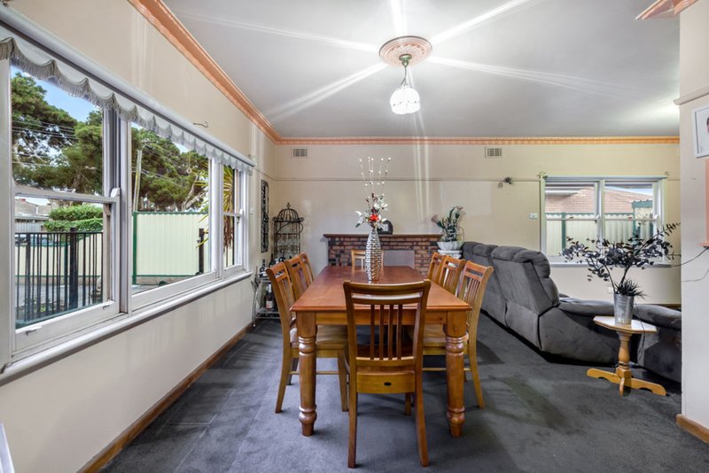 Photo - 55 Lloyd Avenue, Reservoir VIC 3073 - Image 2