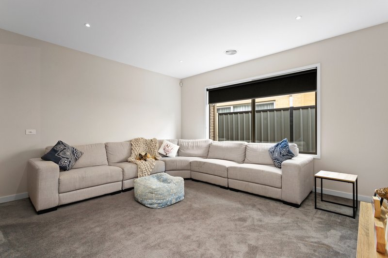 Photo - 55 Lockhart Street, Mernda VIC 3754 - Image 5