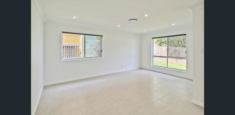 Photo - 55 Luprena Street, Mansfield QLD 4122 - Image 3