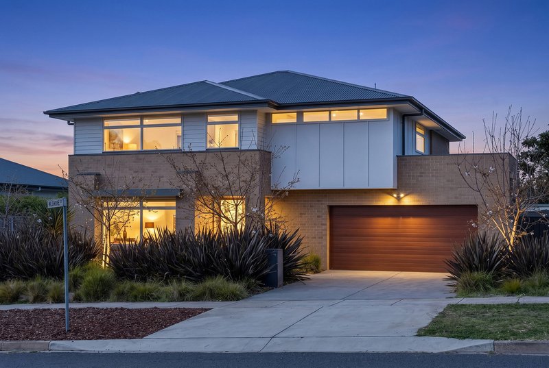 Photo - 55 Macfarland Crescent, Chifley ACT 2606 - Image 1