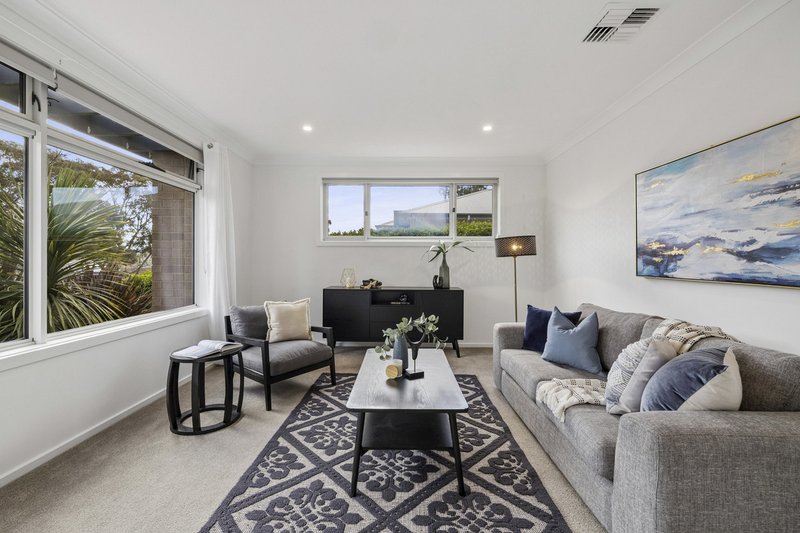 Photo - 55 Macfarland Crescent, Chifley ACT 2606 - Image 5