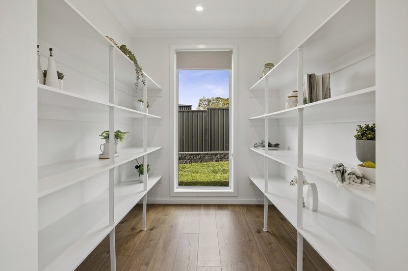 Photo - 55 Macfarland Crescent, Chifley ACT 2606 - Image 14