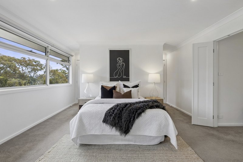 Photo - 55 Macfarland Crescent, Chifley ACT 2606 - Image 16
