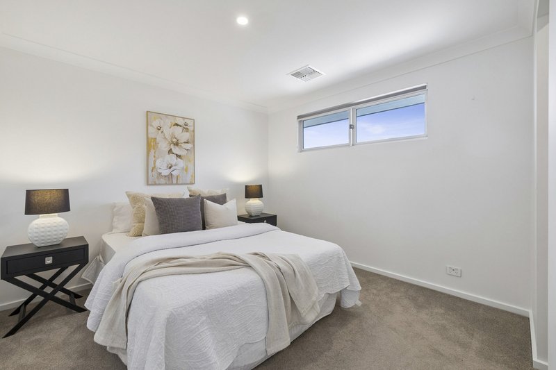 Photo - 55 Macfarland Crescent, Chifley ACT 2606 - Image 21