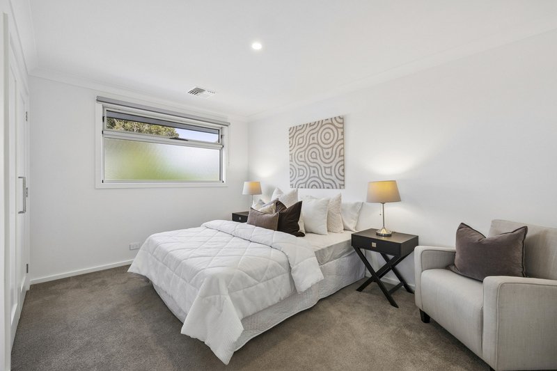 Photo - 55 Macfarland Crescent, Chifley ACT 2606 - Image 22