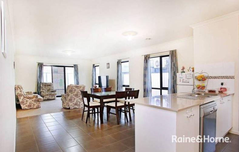 Photo - 55 Manny Paul Circuit, Burnside Heights VIC 3023 - Image 5