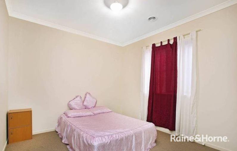 Photo - 55 Manny Paul Circuit, Burnside Heights VIC 3023 - Image 9