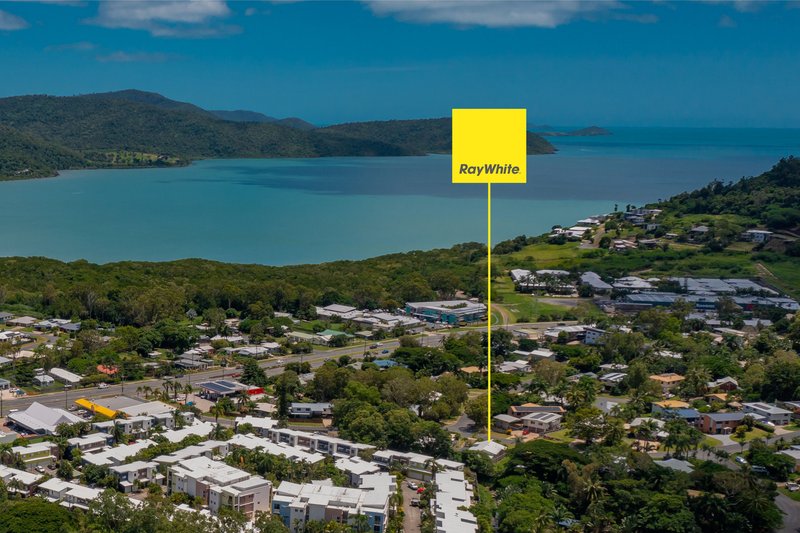 Photo - 55 Manooka Drive, Cannonvale QLD 4802 - Image 1