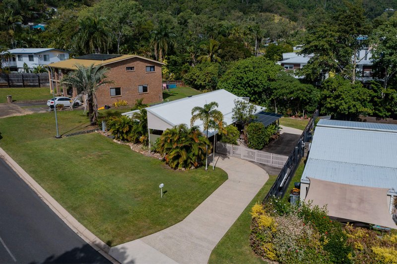 Photo - 55 Manooka Drive, Cannonvale QLD 4802 - Image 3