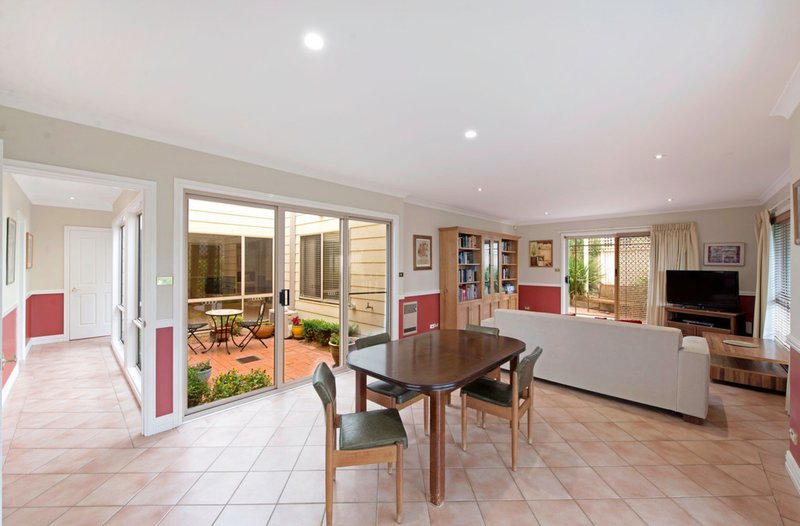 Photo - 55 Mcclelland Avenue, Nicholls ACT 2913 - Image 10