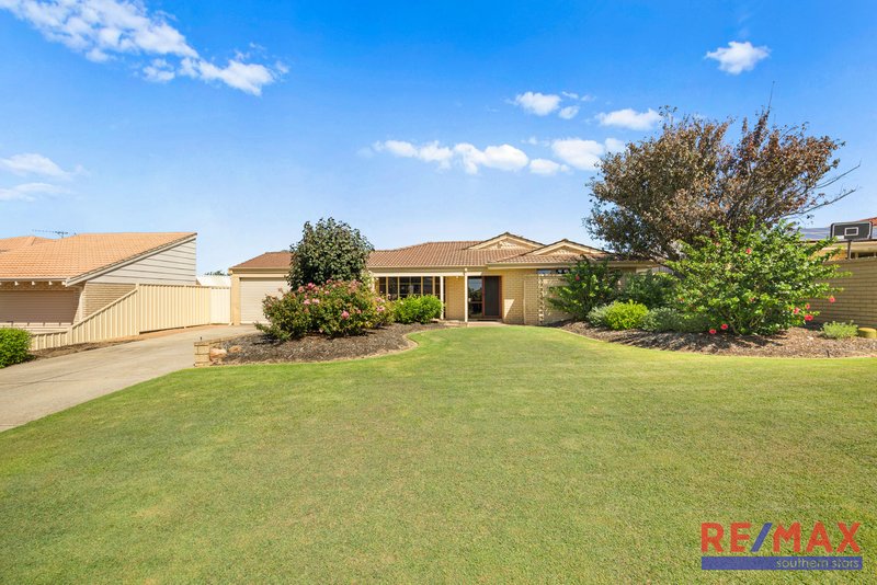 Photo - 55 Mckivett Crescent, Leeming WA 6149 - Image 3