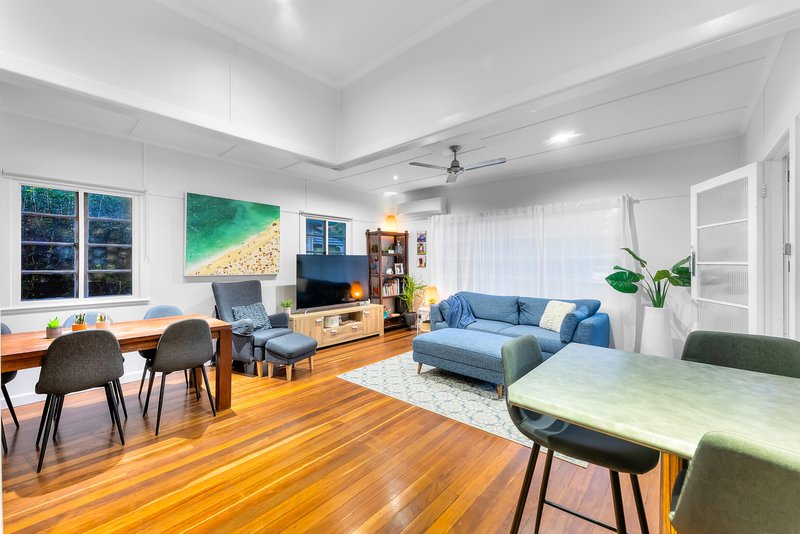 Photo - 55 Mclennan Street, Woody Point QLD 4019 - Image 2