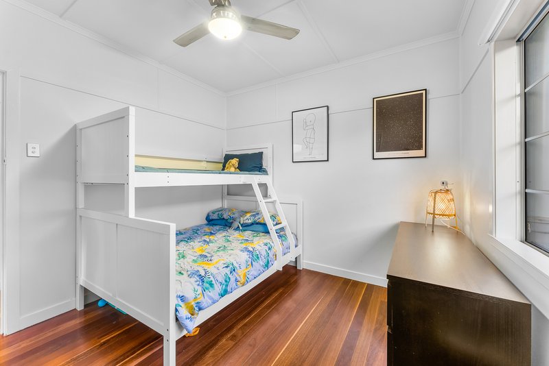 Photo - 55 Mclennan Street, Woody Point QLD 4019 - Image 9