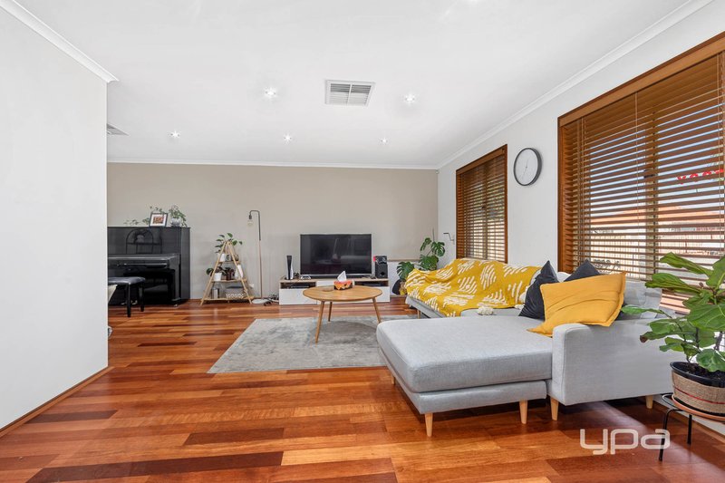 Photo - 55 Meadowbank Drive, Sunshine North VIC 3020 - Image 2