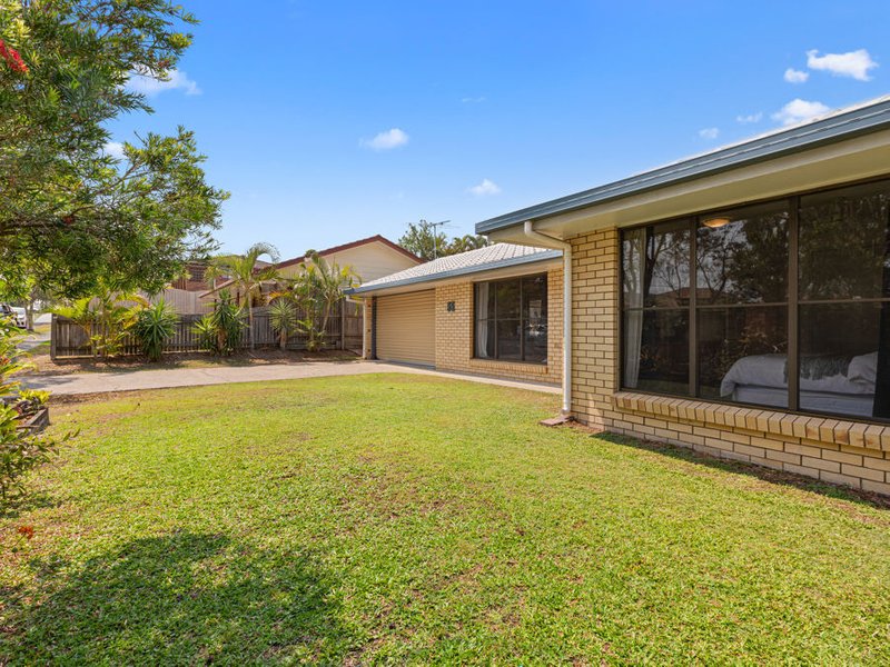 Photo - 55 Meadowlands Road, Carindale QLD 4152 - Image 18