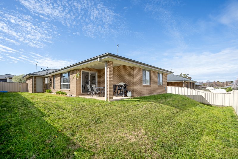 Photo - 55 Molloy Drive, Orange NSW 2800 - Image 14