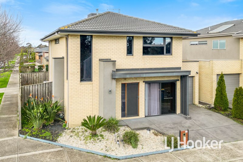 Photo - 55 Morningside Boulevard, Cranbourne West VIC 3977 - Image 2