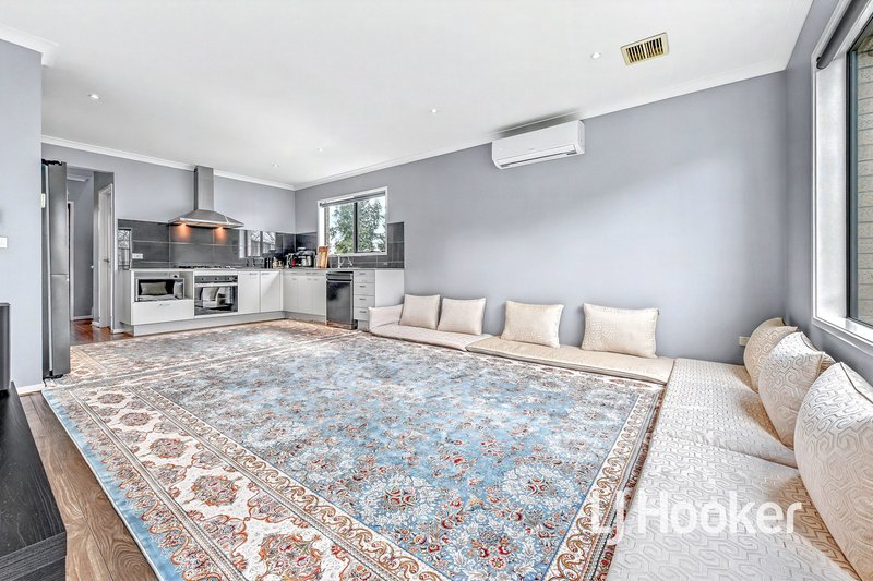 Photo - 55 Morningside Boulevard, Cranbourne West VIC 3977 - Image 5