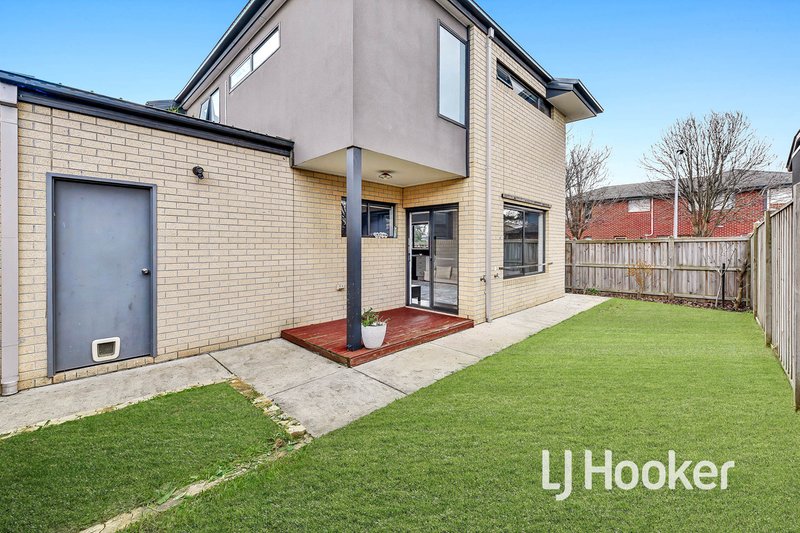 Photo - 55 Morningside Boulevard, Cranbourne West VIC 3977 - Image 13