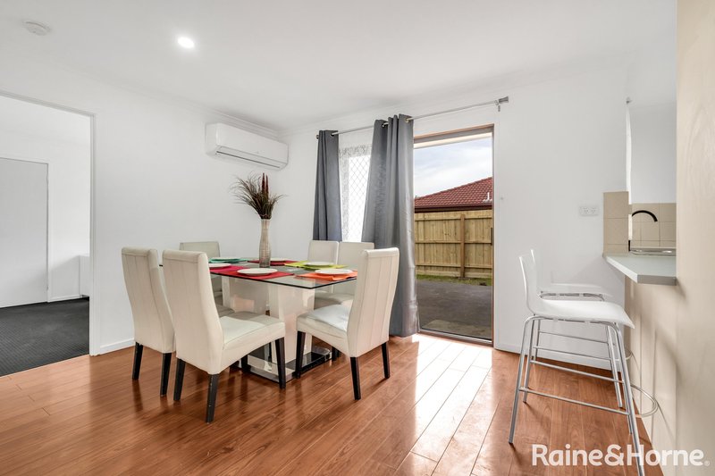 Photo - 55 Northleigh Avenue, Craigieburn VIC 3064 - Image 11