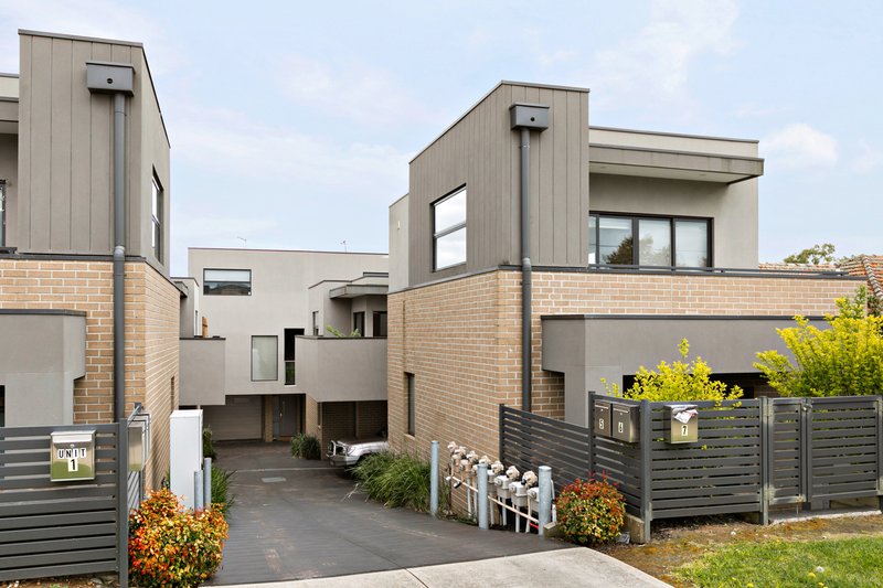 Photo - 5/5 Northumberland Road, Pascoe Vale VIC 3044 - Image 2