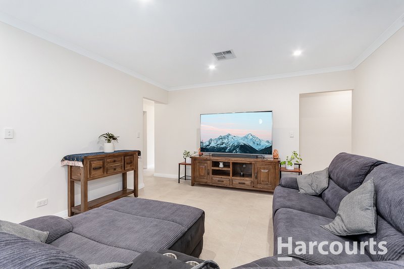 Photo - 55 Oval Vista, Ellenbrook WA 6069 - Image 3