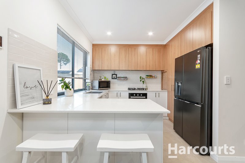 Photo - 55 Oval Vista, Ellenbrook WA 6069 - Image 5